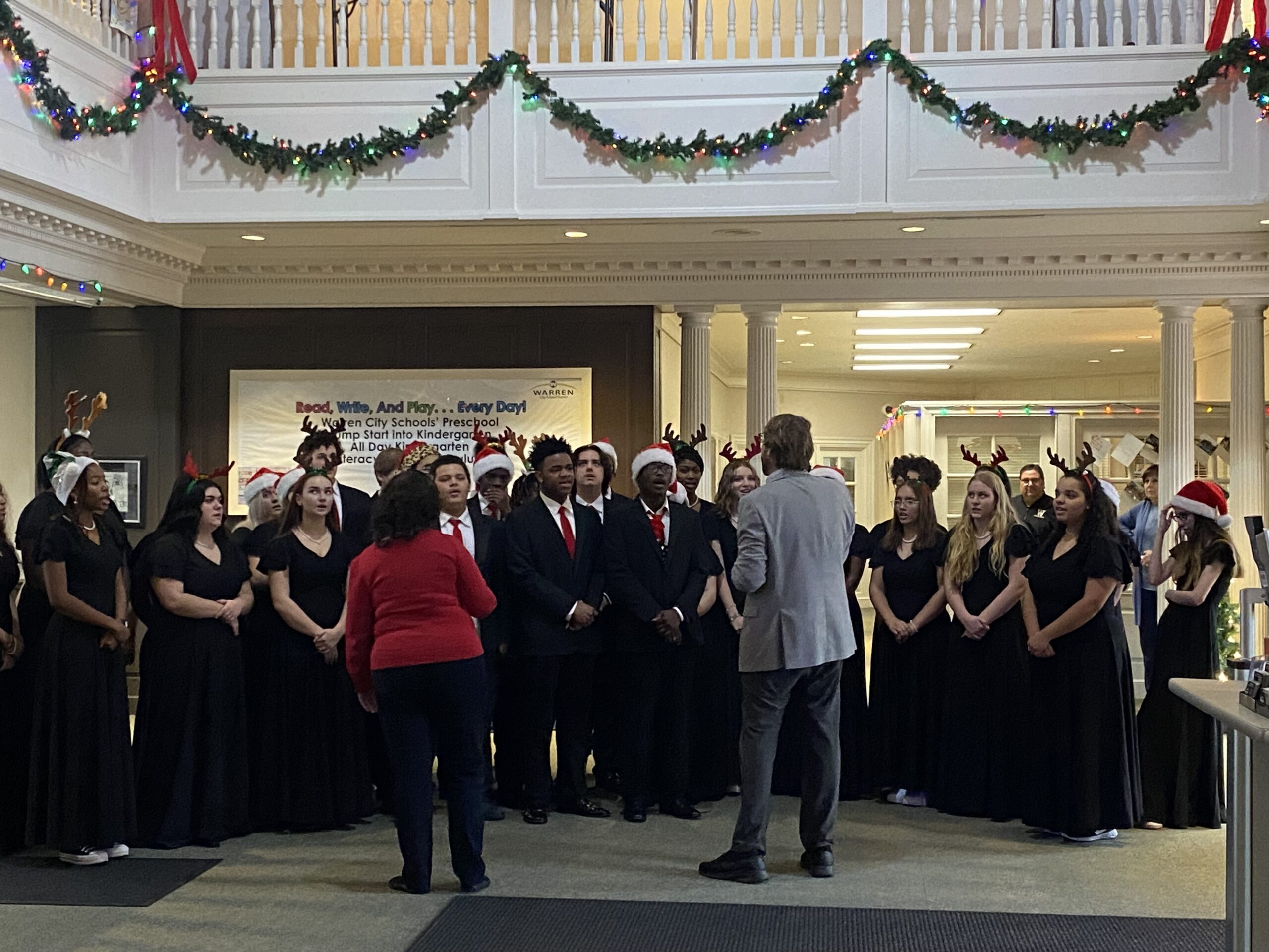 WGH Madrigal Singers Ring In The Holiday Season